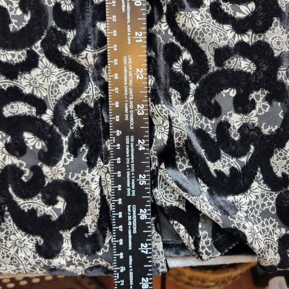 Chicos Travelers Womens Medium 1 Black Button-Front Tunic Velvet Jacket Stretch - Picture 9 of 11